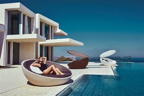 Ideal for hotels, cafes, indoor gardens, etc. Vondom Ulm Outdoor Daybed with Folding Canopy Design by ...