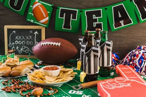 22 Festive Table Decoration For Your Super Bowl Party Talkdecor