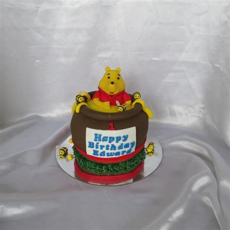Winnie The Pooh Honey Pot Cake Honey Cakes