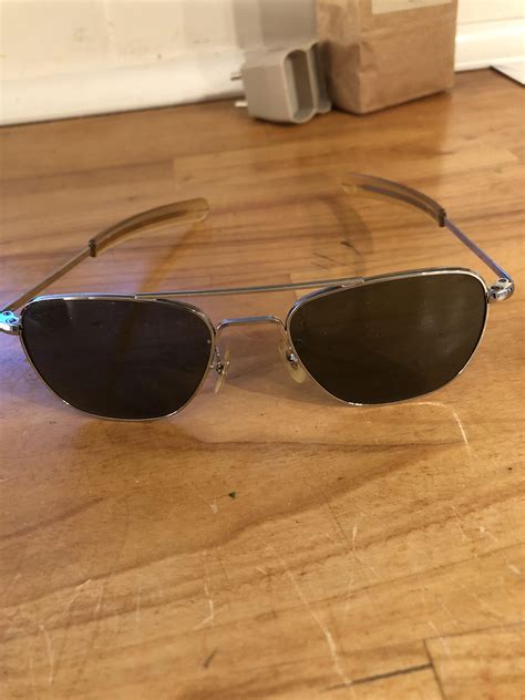 can anyone id these r sunglasses