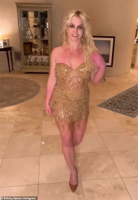 Britney Spears Flaunts Her Curves In Gold Dress As She S Mortified For Trends Now