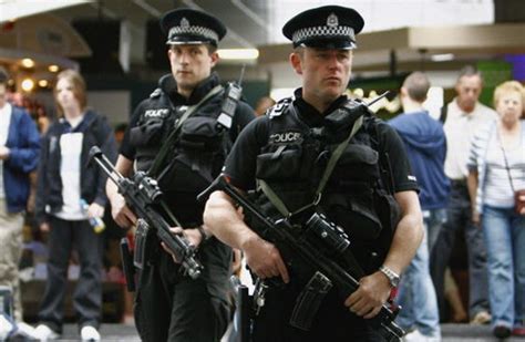 الشرطة البريطانية تقبض على أكثر المجرمين خطورة