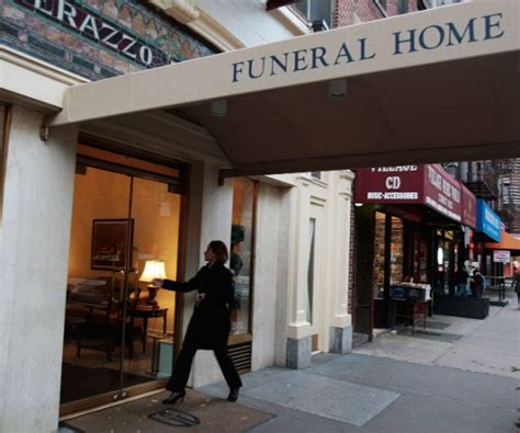 Nyc Morgues Funeral Homes Face Bottleneck Of Bodies