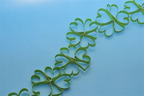 Make Your Own Paper Shamrock Garland Sippy Cup Mom