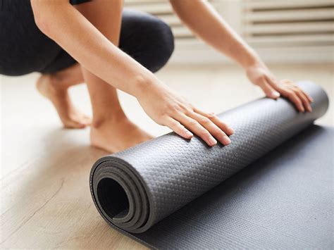 Jul 23, 2021 · si vous souhaitez que votre tapis conserve son aspect d'origine, il est indispensable de l'entretenir régulièrement. Comment laver son tapis de yoga de la bonne façon