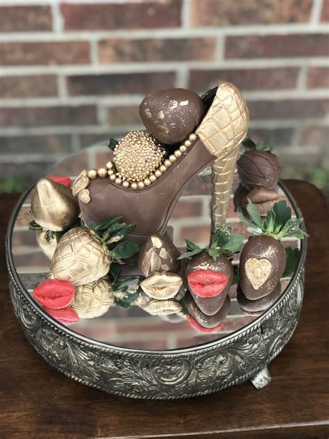 Chocolate High Heel With Strawberries Chocolate