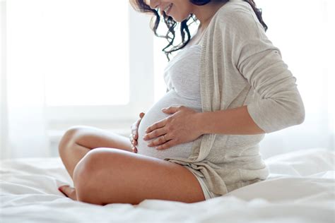 Early Pregnancy Symptoms First Signs Of Pregnancy Pregnancy Baby