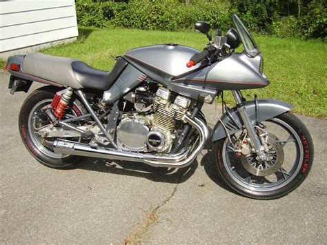 Suzuki gsx 1100 s katana by advantage. 1982 Suzuki Katana R Front - Classic Sport Bikes For Sale