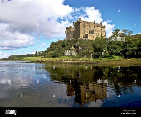 8142 Dunvegan Castle Isle Of Skye Scotland Stock Photo Alamy