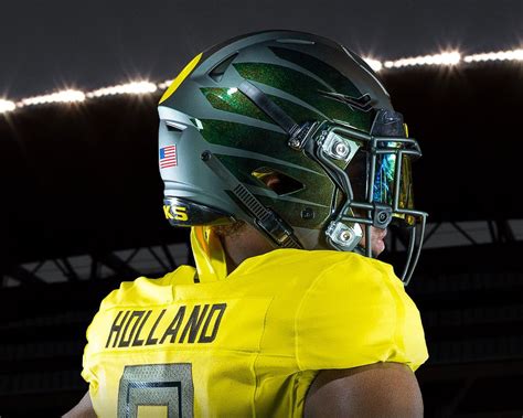Oregon Ducks To Wear Yellow Jerseys Nightmare Green Pants And Helmets