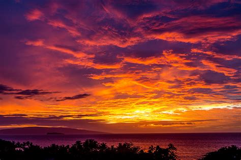 Here Are 10 Stunning Hawaii Sunsets Photos That Will Leave You In Awe