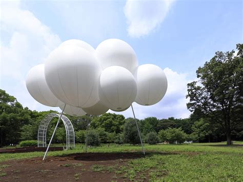 ボール状のバルーンで雲をかたどる藤本壮介さんの「Cloud pavilion」＝「パビリオン・トウキョウ2021」 - シブヤ経済新聞