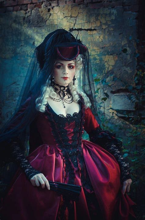 deep red rococo vampire gothic dress costume designer katherine baumgertner Наряды Модели