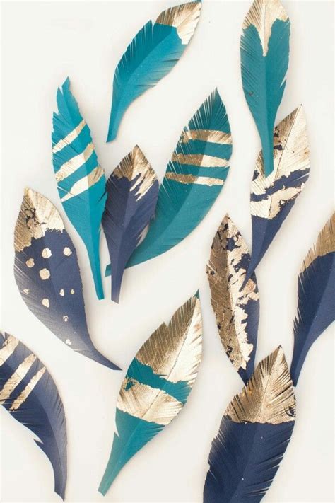 Pin By Georgia Papa On W A L L P A P E R S Feather Crafts Painted