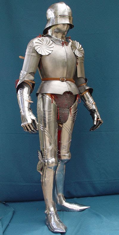 Gothic Plate Armour Manning Imperial