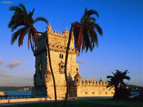 Замок Торре де Белем в Португалии обои 1600x1200