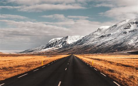 Download Wallpaper 3840x2400 Road Mountains Iceland Marking Asphalt