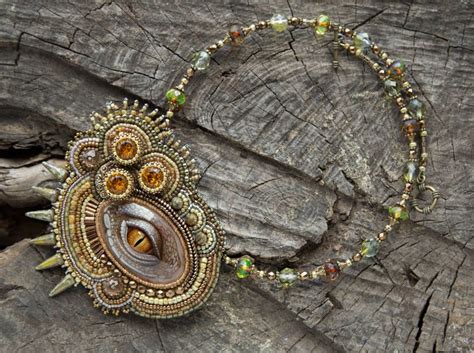 Эмили блант, джон красински, ноа джуп и др. Очень тихое место | Jewelry, Beaded jewelry, Bead ...