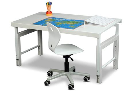 37738 dies könnte ihr neuer arbeitsplatz sein! schlichter Drehstuhl aus Holz für Schüler ab 5 Jahre ...