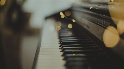 Überschreiten Turbulenz Stören Geschichte Klavier Erzählen Anmut Vier