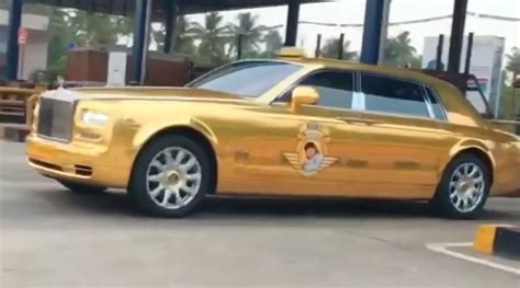 Gold Rolls Royce Taxi Spotted In Kerala Pictures And Videos Of Luxury