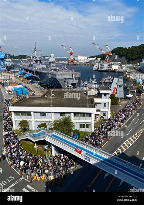 Yokosuka Japan Oct 16 2022 Japanese Guests Wait In Line To Board 7th Fleet Command Ship