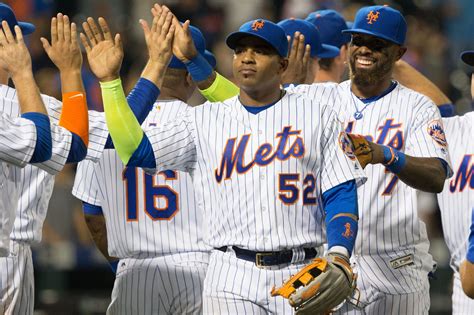 Mets Re Sign Yoenis Cespedes To 4 Year 110 Million Deal Mlb Daily Dish