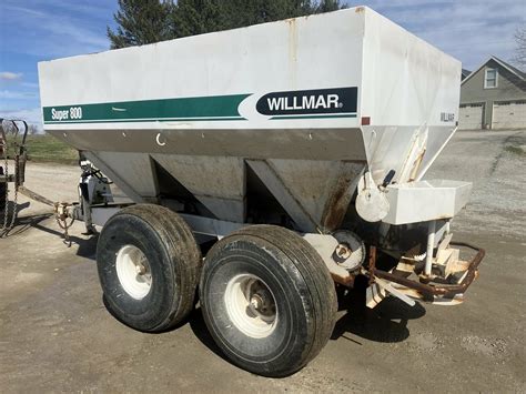 Willmar S800 Self Propelled Fertilizer Spreader 8000 Machinery Pete