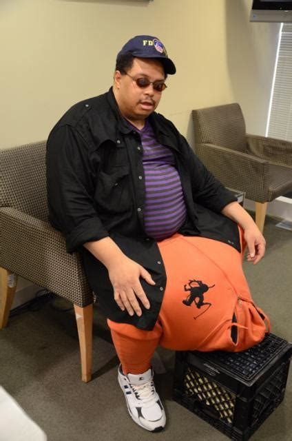 Man With 132 Pound Scrotum Wesley Warren Has Mass Successfully