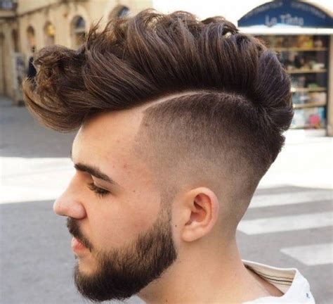 Coupe cheveux comment longue médium pour des hommes les ciseaux à il tutoriel avec. La coiffure Faux Hawk | Coupe de cheveux, Coupe cheveux ...