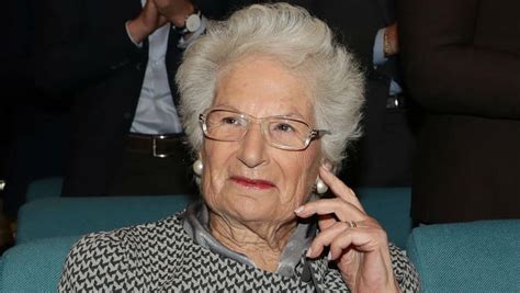 Liliana segre con la scorta. Liliana Segre sotto scorta: assegnata la protezione dopo ...