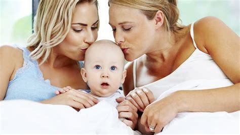 Etats Unis un pédiatre refuse de soigner un bébé ayant deux mamans magicmaman com