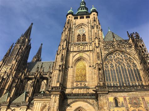 Nasz katalog z opcjami zakwaterowania pomoże każdemu turyście. Zdjęcia: Praga, Hradczany, Katedra św. Wita, CZECHY