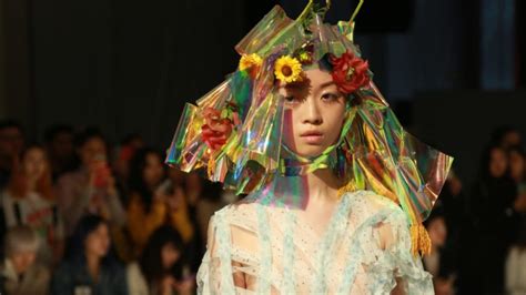chinese fashion trends at shanghai fashion week 2021 chinosity