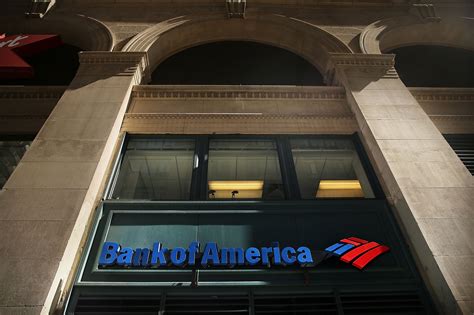 U S Regulators Nation S Largest Banks Are Still Too Big To Fail Time