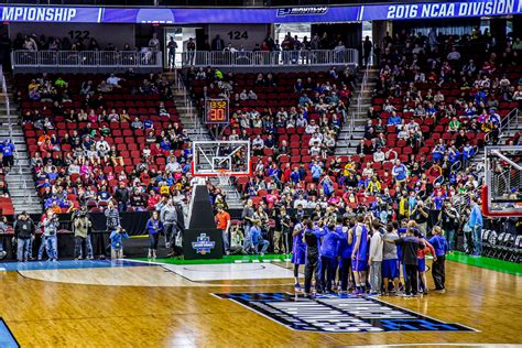 Well, that's a cable network owned by at&t's warnermedia, and it happens to be the exclusive tv home of. NCAA March Madness Is Streaming Live in VR for $2-$3 Per ...