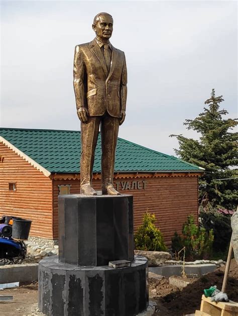 Large Statue Of Putin Unveiled In Kyrgyzstan The Moscow