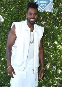 Jason Derulo Advocates Hooking Up On The First Date Daily Mail Online
