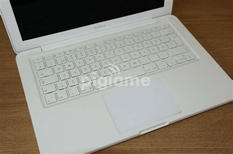 Apple Macbook A1342 Unibody 13 Laptop El Capitan Core 2 Duo 226ghz
