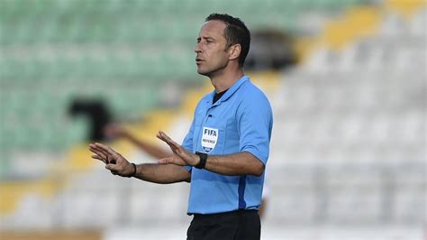 After having accompanied his countryman olegário benquerença in several uefa champions league as additional assistant referee. Artur Soares Dias na final da Taça de Portugal ...