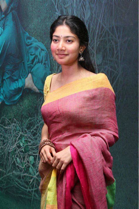Tolly wood actress sai pallavi photos hd viral social media instagram. Sai Pallavi Images New Latest HD Photos | Padi Padi Leche ...
