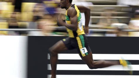 Usain Bolt Shakes Off 100m Debacle Advances To 200m The Hindu