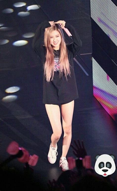 268,017 fans get concert alerts for this artist. #beauty #cute #Rose #BLACKPINK #concert in #Japan | Selebritas