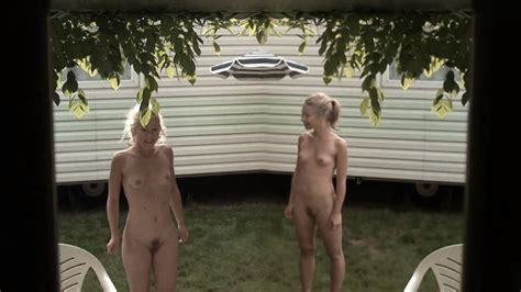 Naked Géraldine Martineau In La Fonte Des Neiges