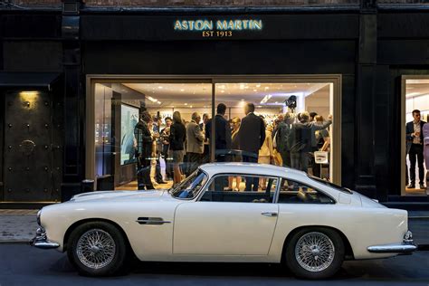 Aston Martin Opens Ritzy London Showroom For Classic Cars