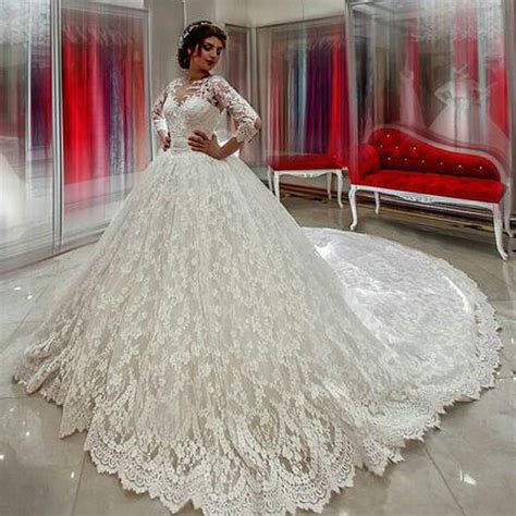 There is a nice dense ribbon on the hem Luxury Arabic Wedding Dresses Lace Long Sleeve Puffy Ball ...