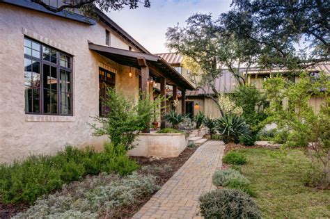 Hill Country Farmhouse Farmhouse Exterior Austin By Geschke