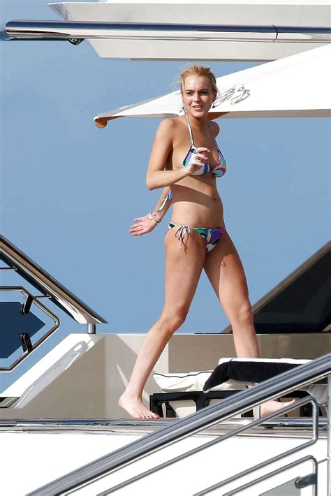 Lindsay Lohan In Bikini On A Yacht In St Barthelemy Porn Pictures Xxx