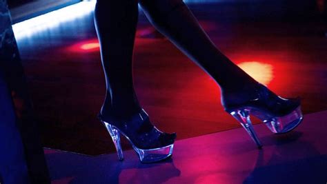 Two Exotic Dancers At Tiffany S Cabaret In San Antonio Head To Court March 9 2015 Alleging