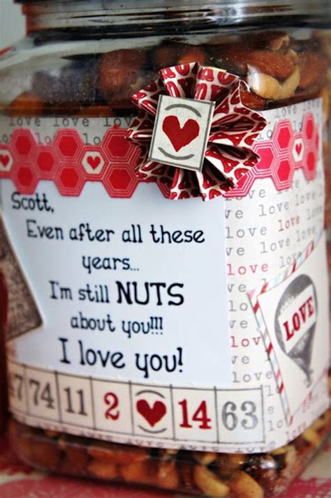 Having a hard time finding the ideal valentine day gifts for boyfriend? 21 DIY Romantic Gifts Ideas For Everyone You Love - Feed Inspiration